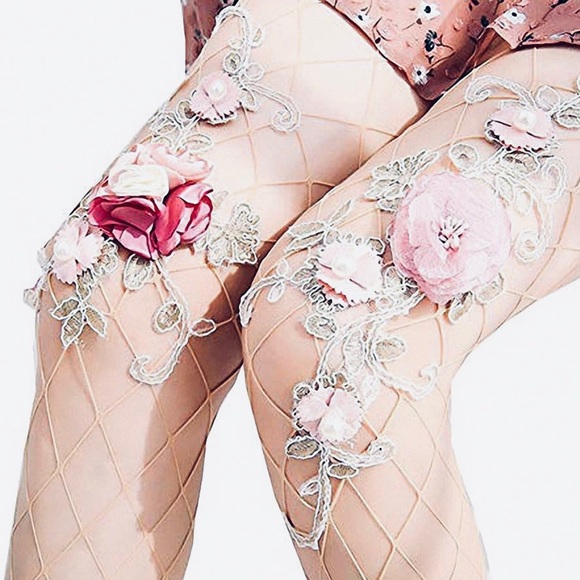 Embroidered Tights - Picture 2 of 3